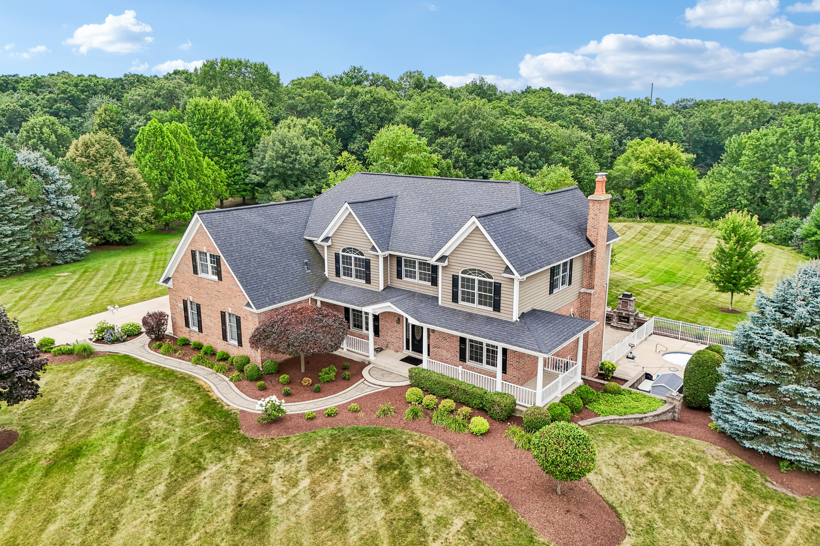 385 Valley Way