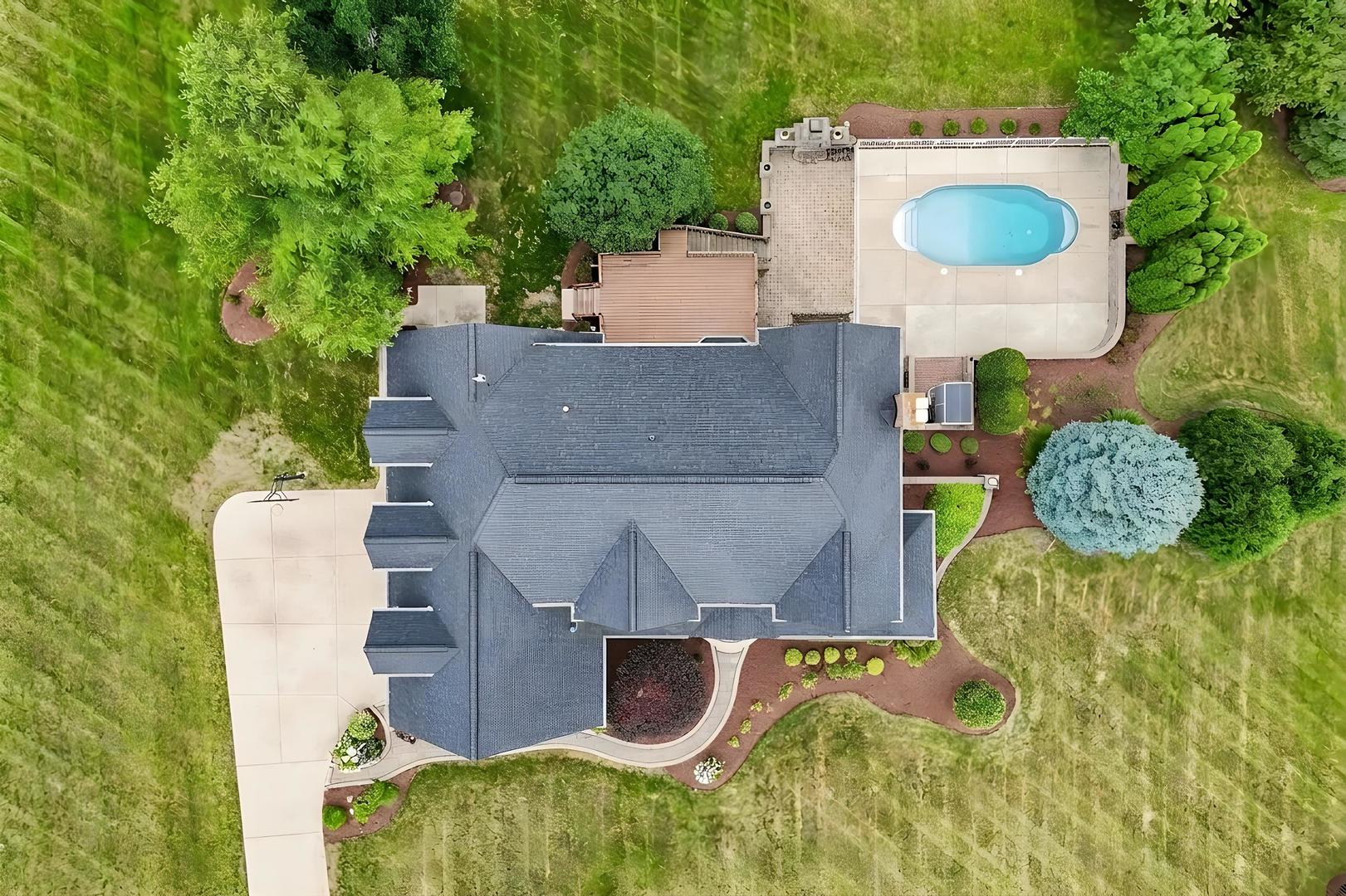 385 Valley Way