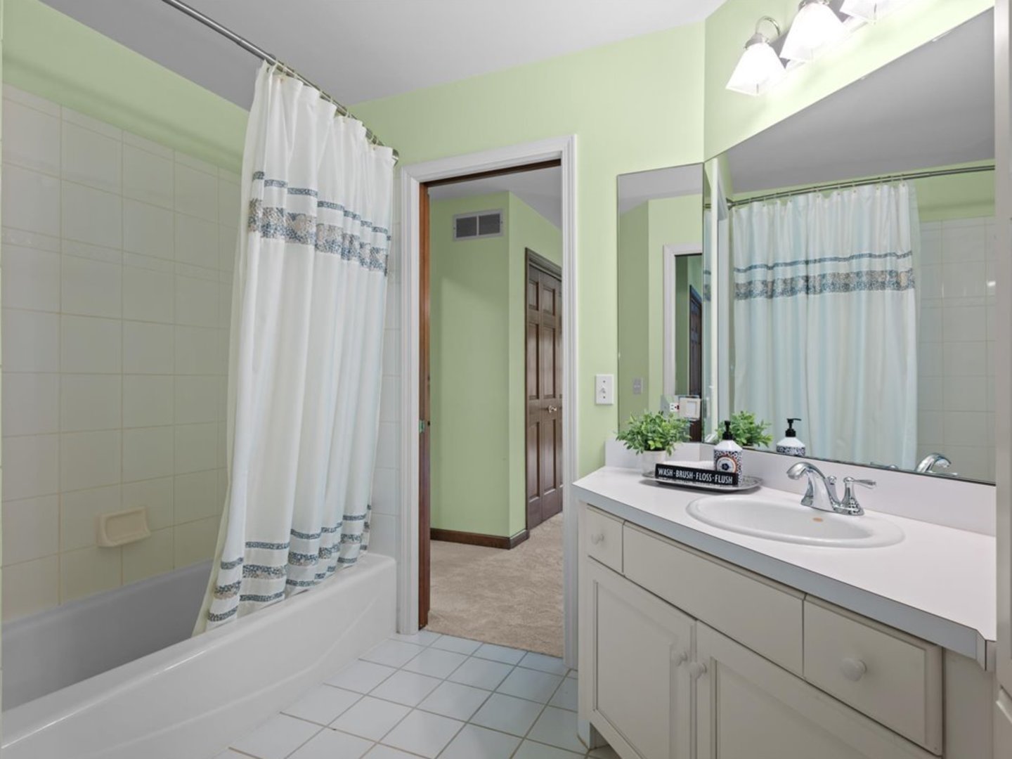 7N286 Whispering Trail
