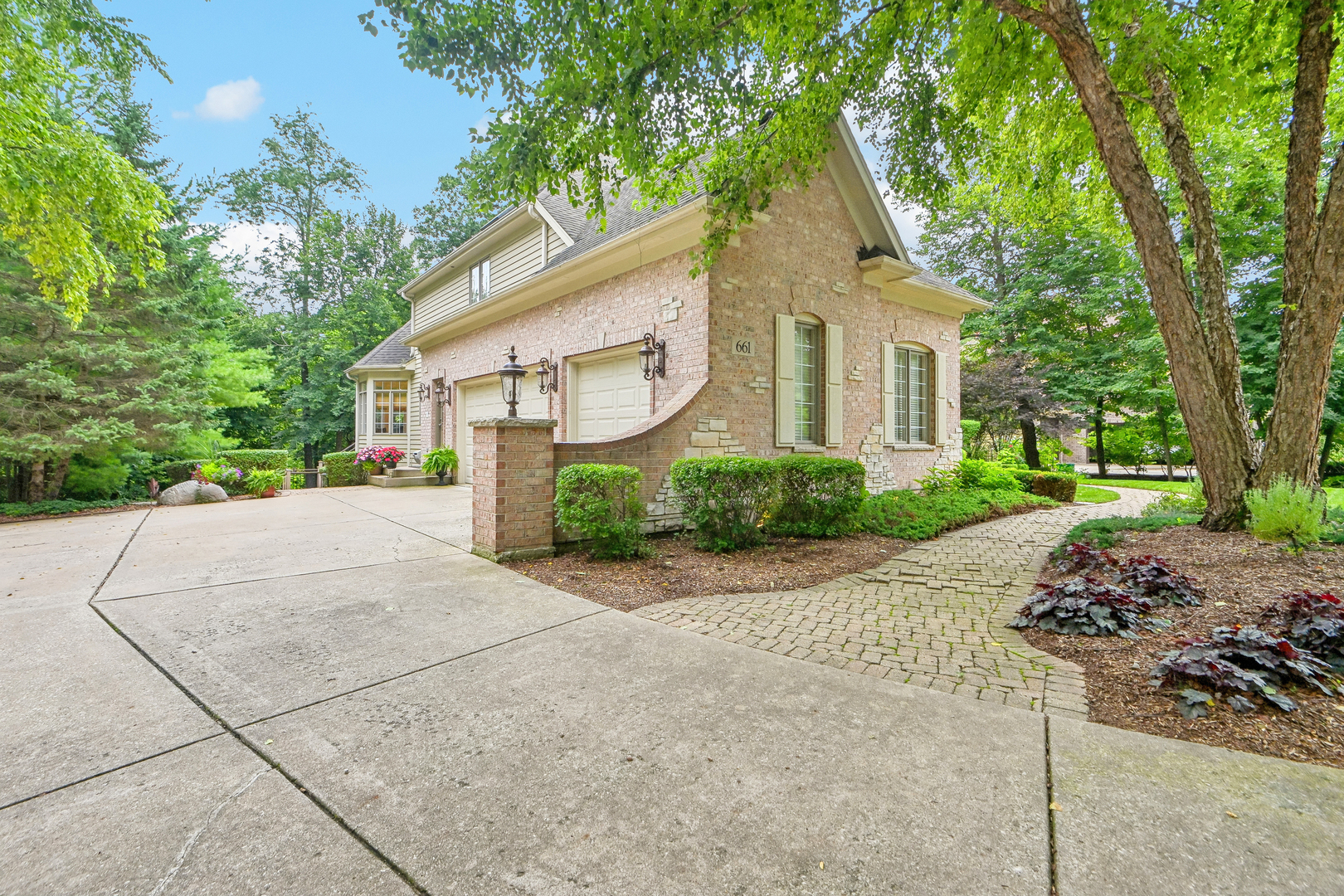661 Reserve Court