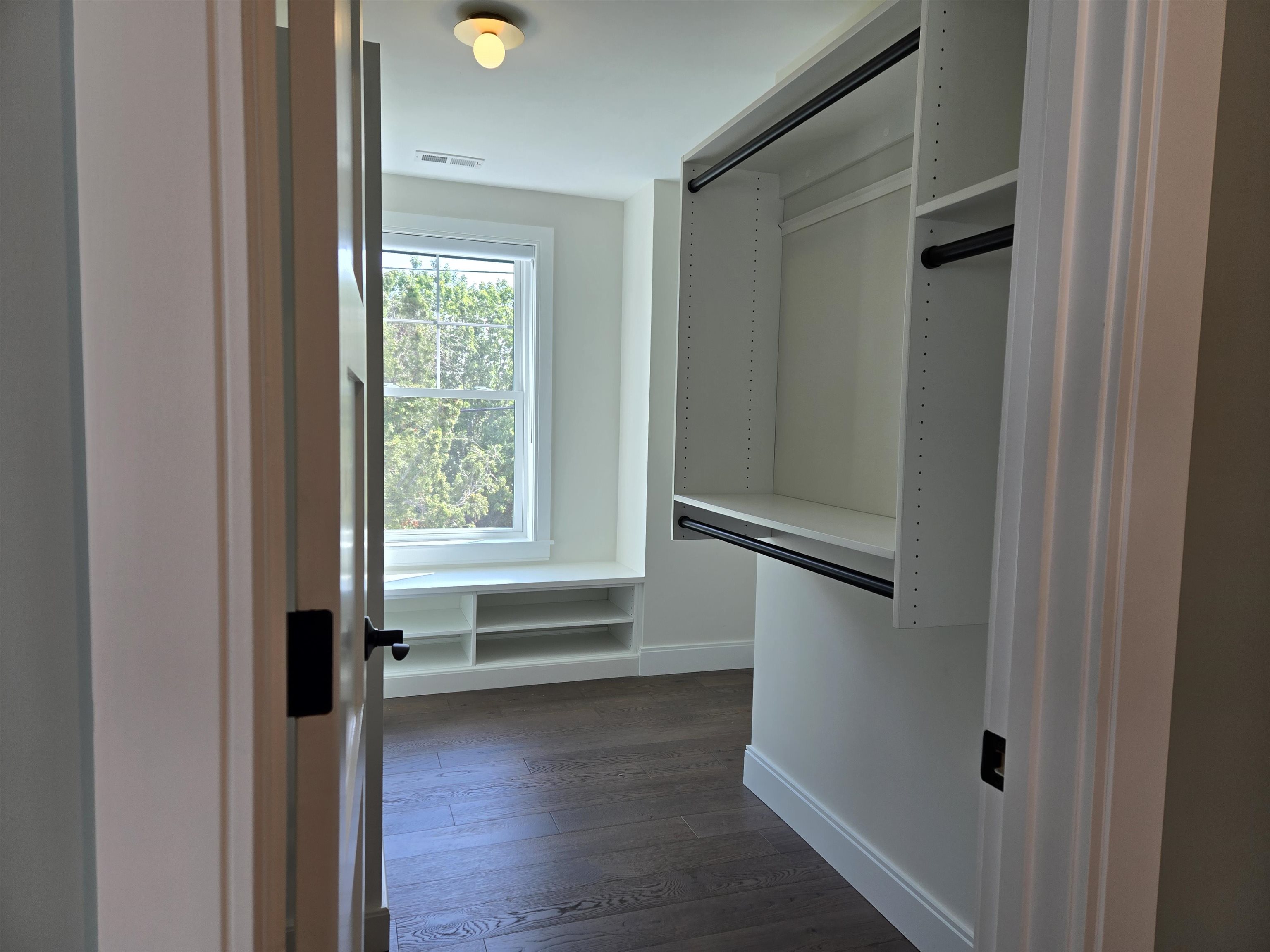 214 Woodbury Avenue