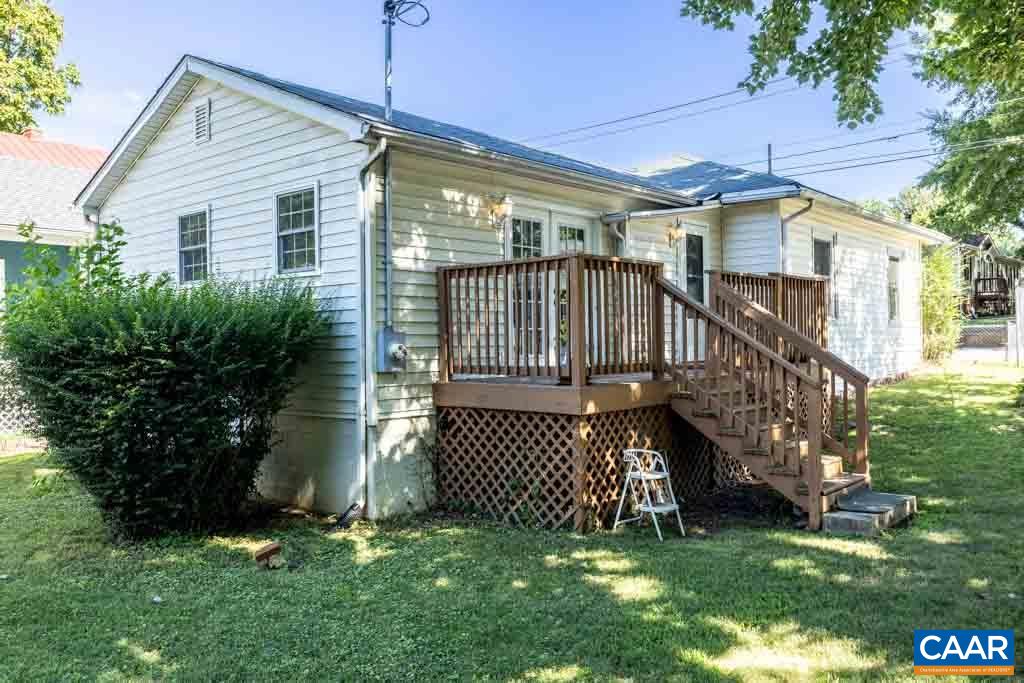 916 PAGE ST