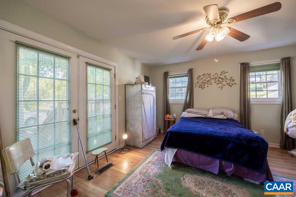 916 PAGE ST