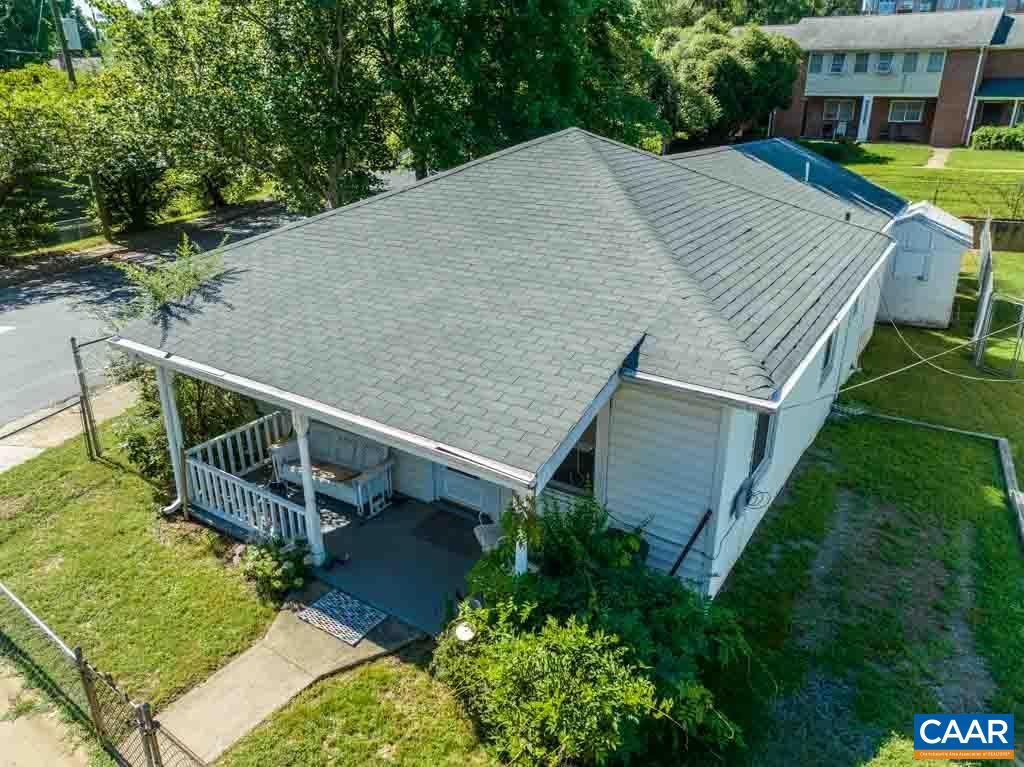 916 PAGE ST