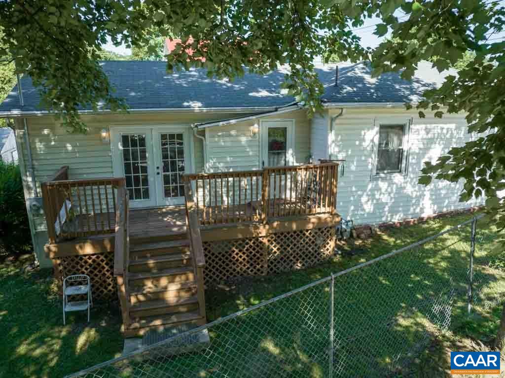 916 PAGE ST