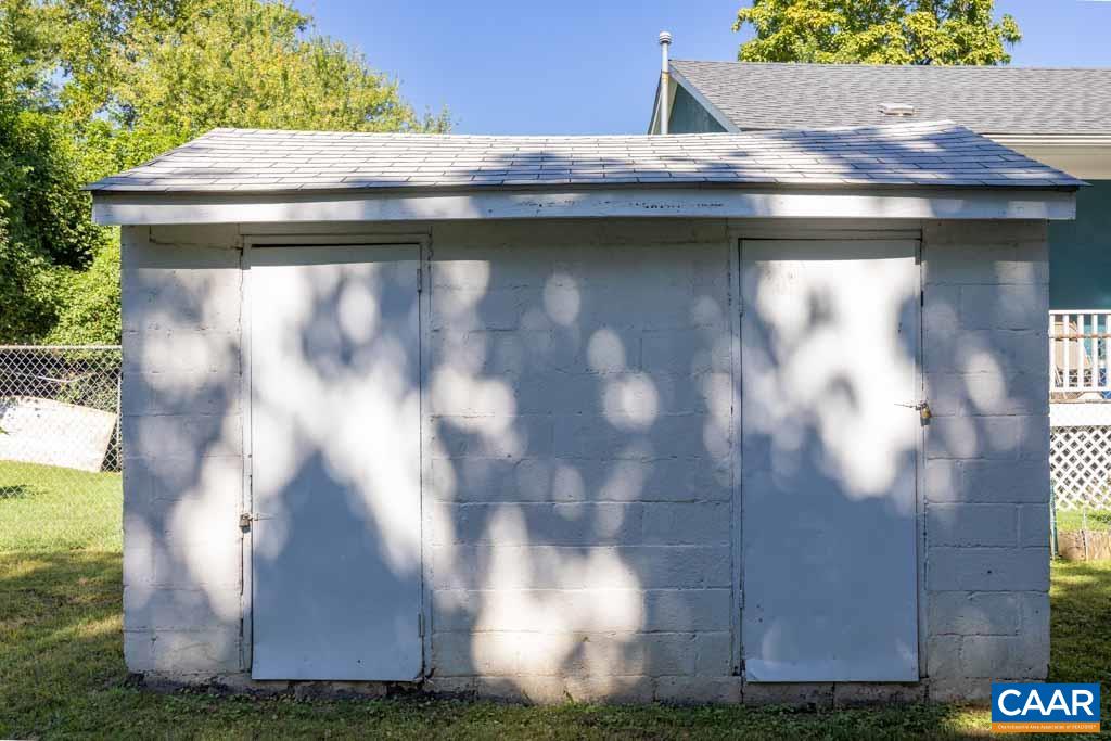 916 PAGE ST