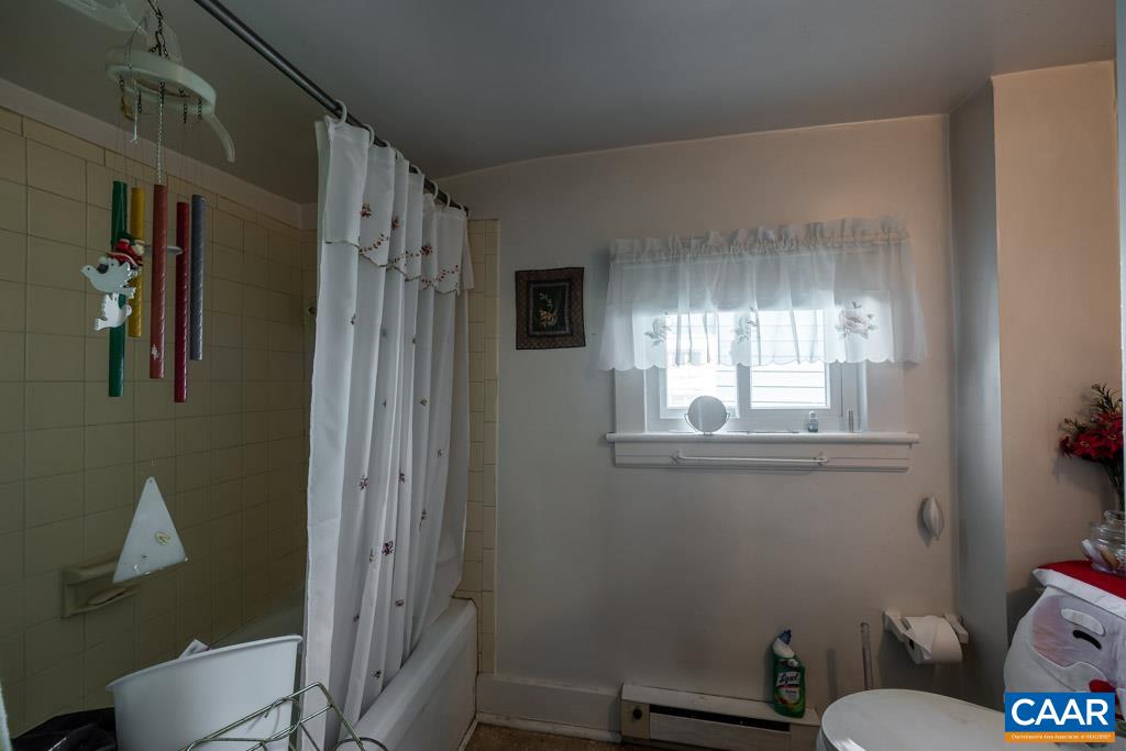 916 PAGE ST