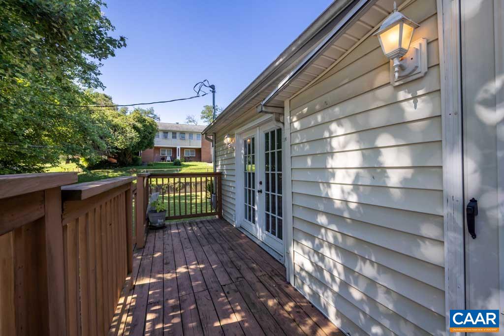 916 PAGE ST