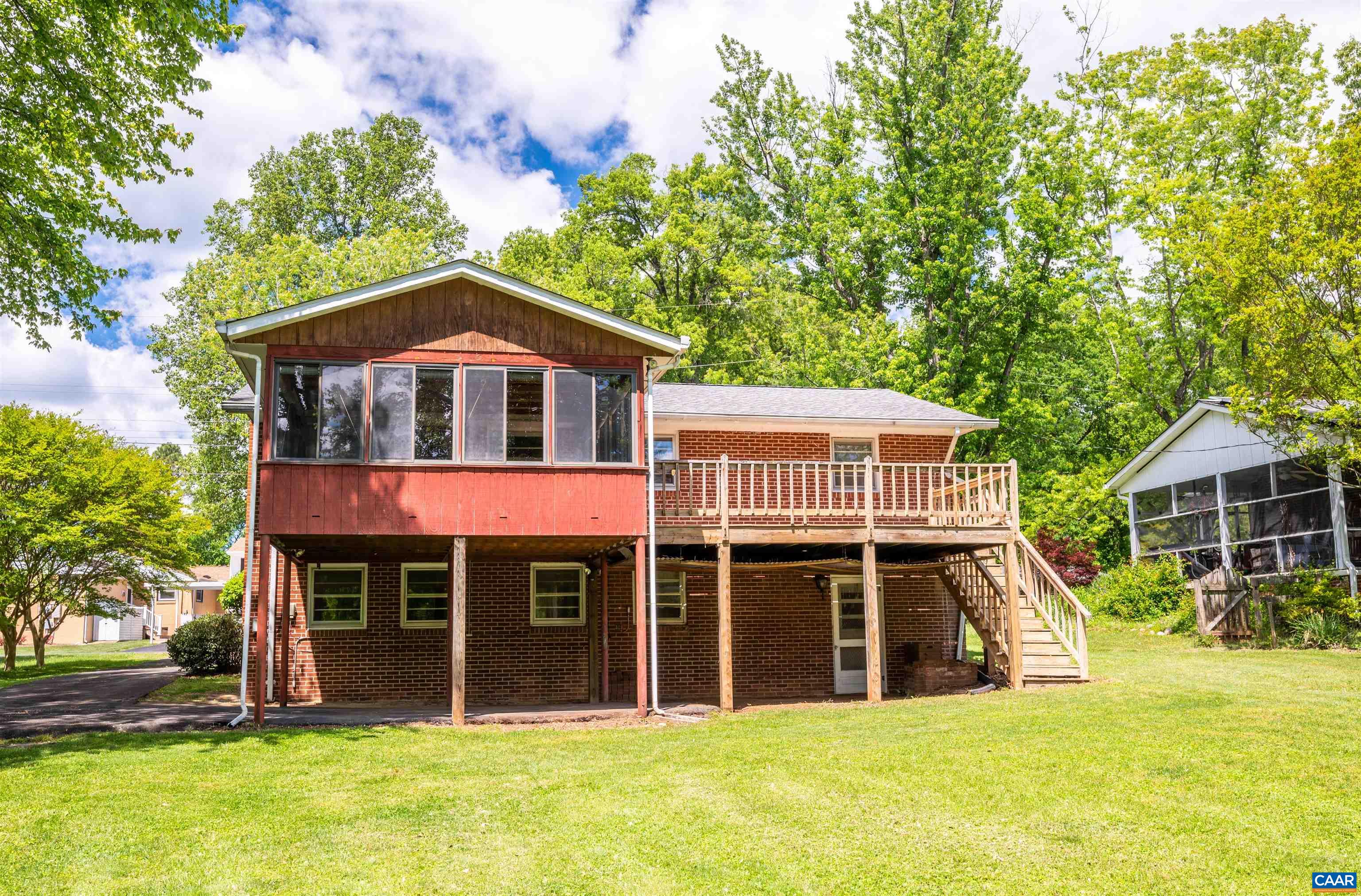 1292 KENWOOD LN