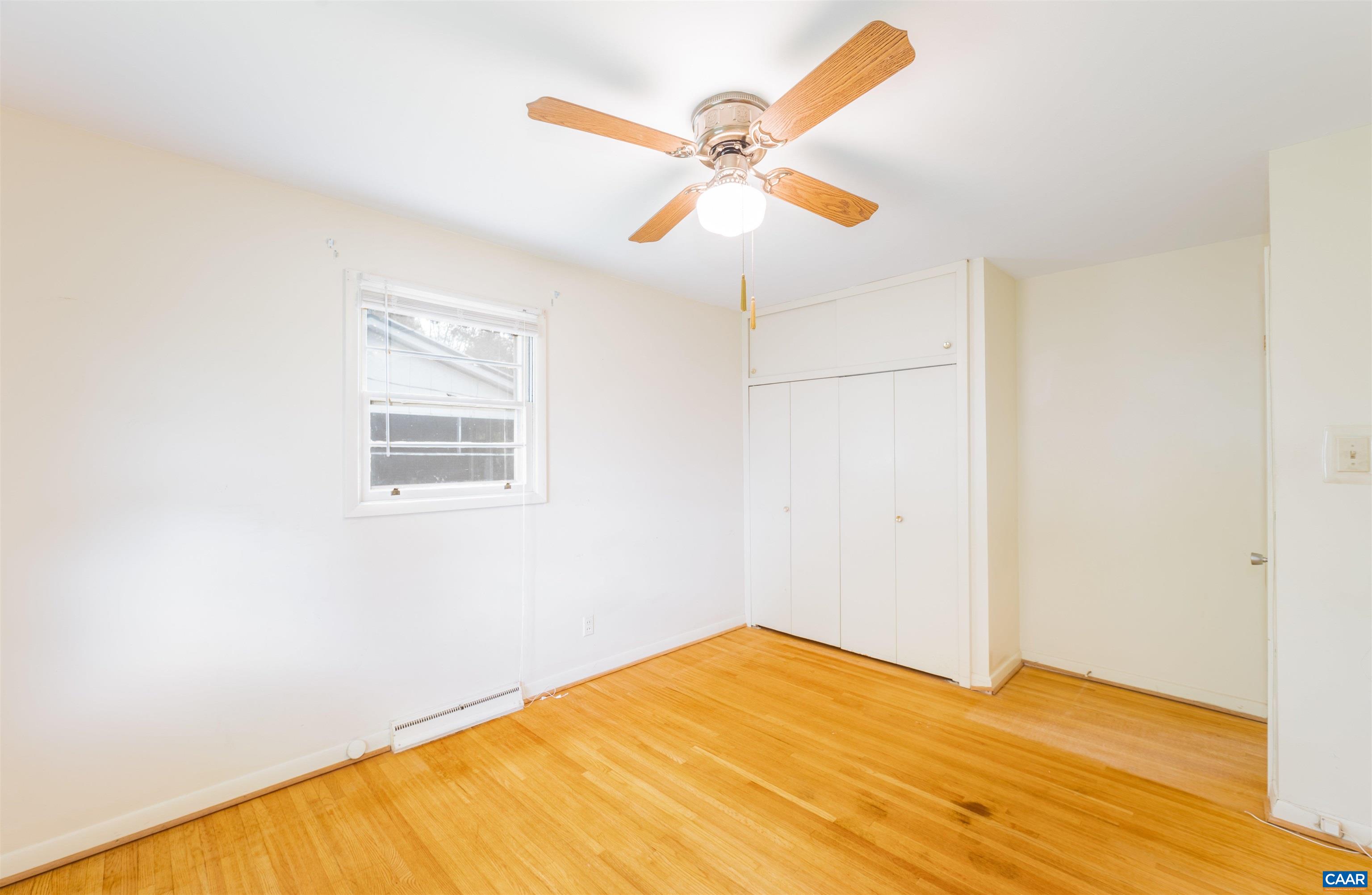 1292 KENWOOD LN