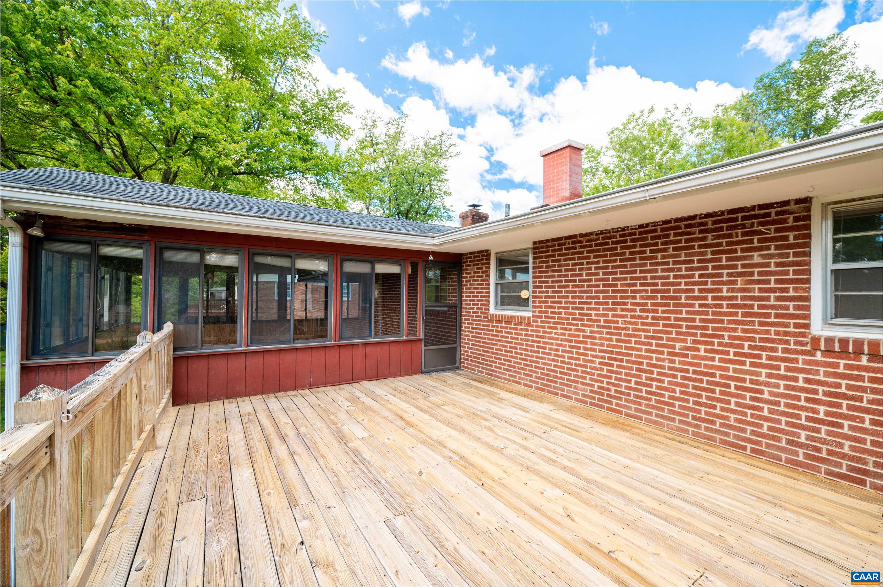 1292 KENWOOD LN