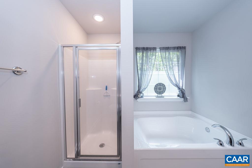 12 MOREWOOD PL