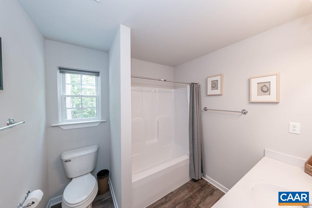 12 MOREWOOD PL