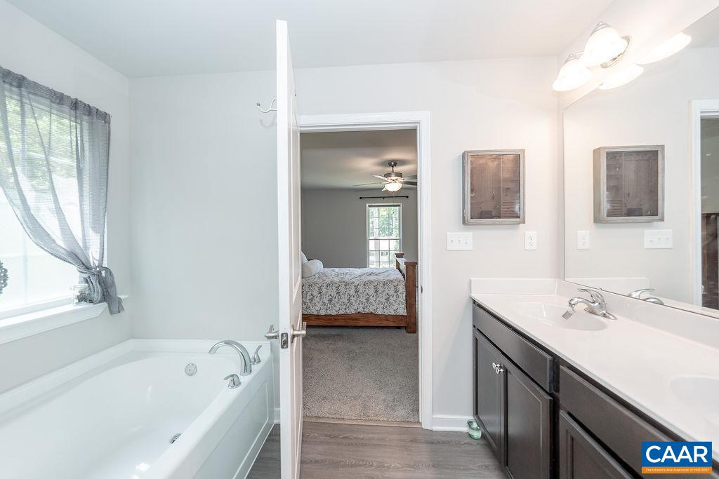 12 MOREWOOD PL