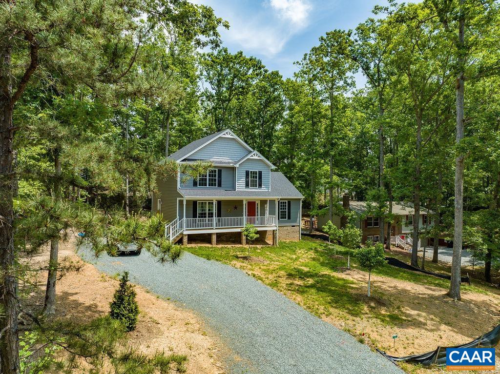 12 MOREWOOD PL