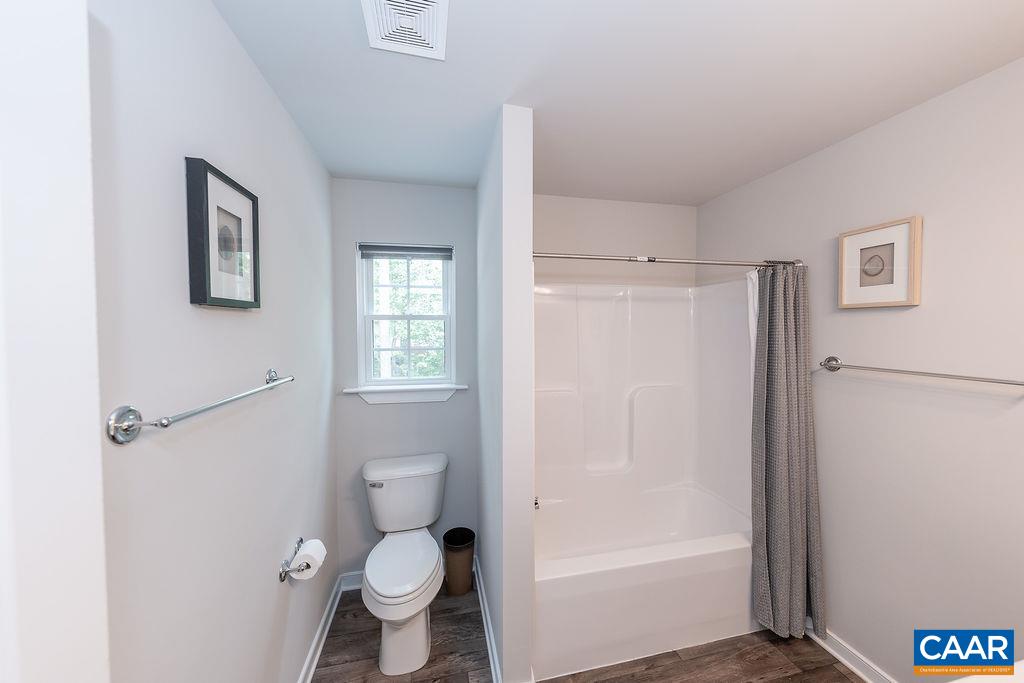 12 MOREWOOD PL