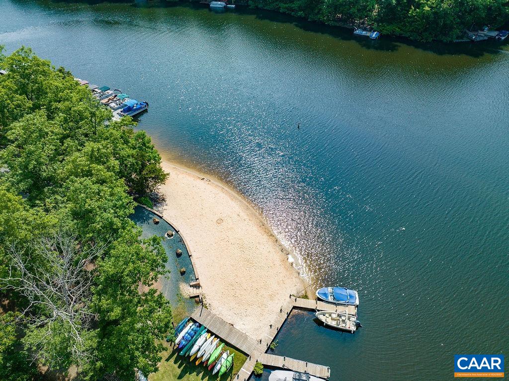 12 MOREWOOD PL