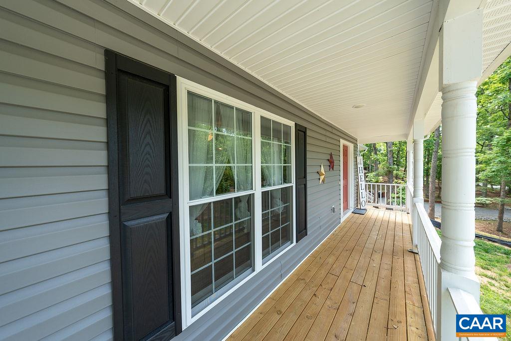 12 MOREWOOD PL