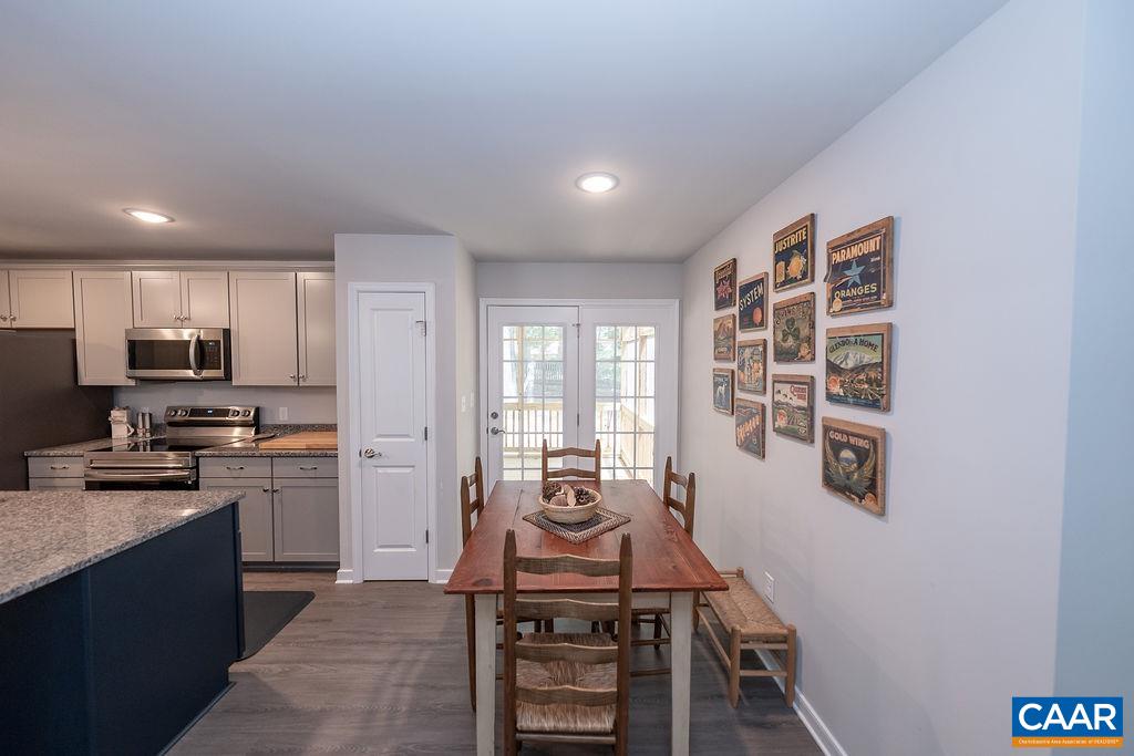12 MOREWOOD PL