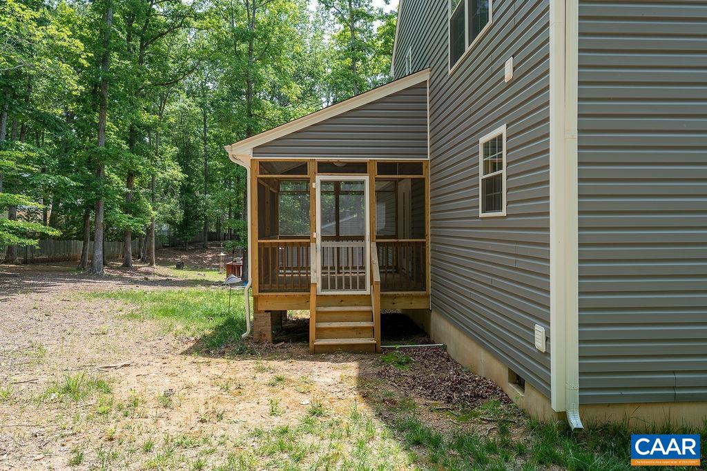 12 MOREWOOD PL