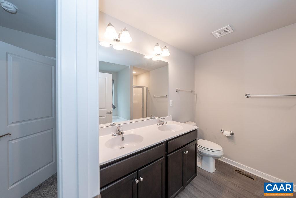 12 MOREWOOD PL