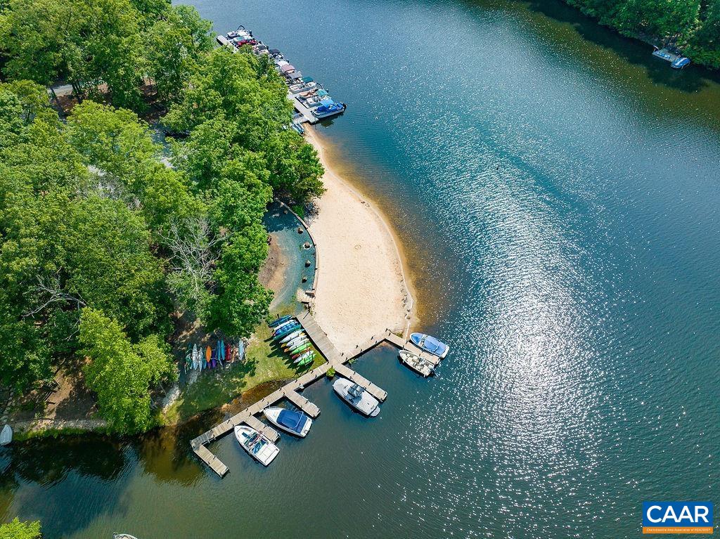 12 MOREWOOD PL