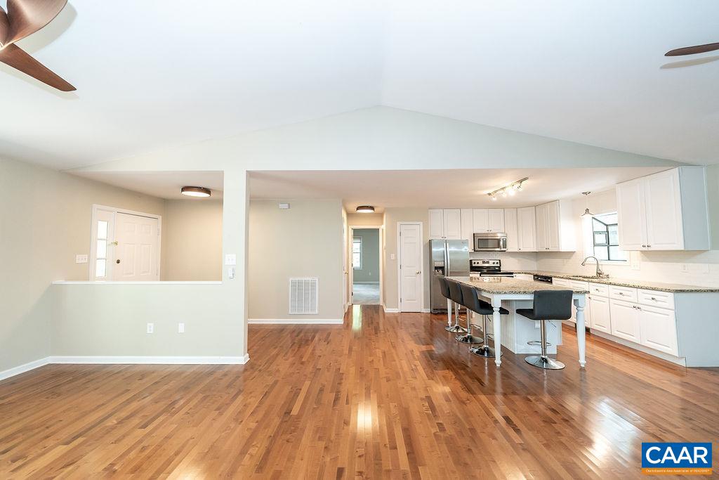 6 PIEDMONT LN