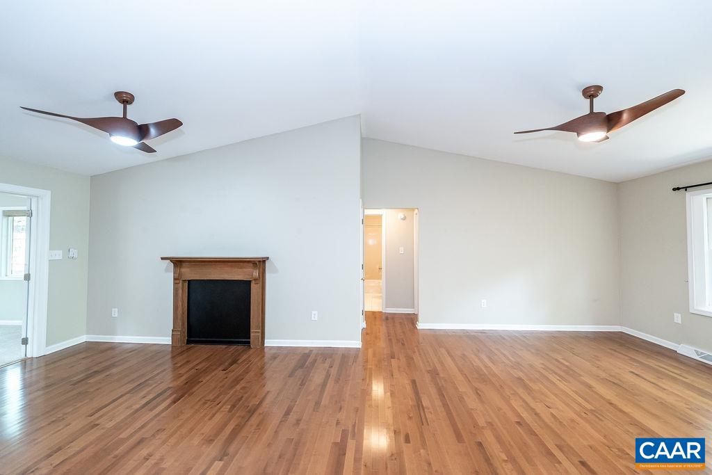 6 PIEDMONT LN