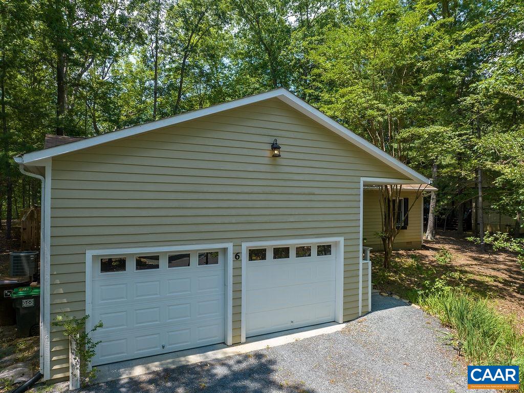 6 PIEDMONT LN