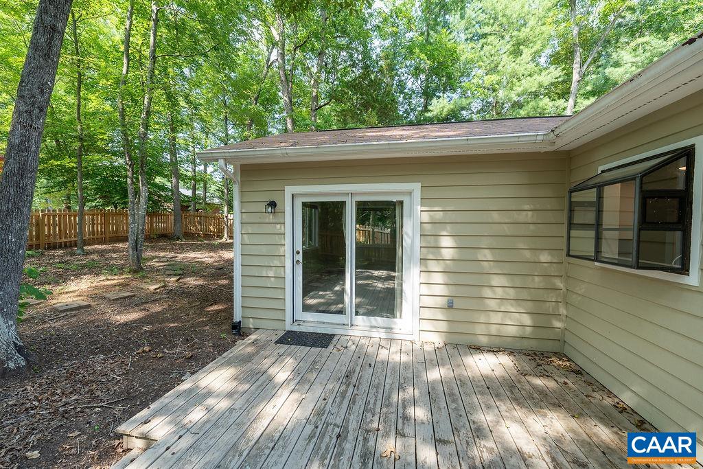 6 PIEDMONT LN