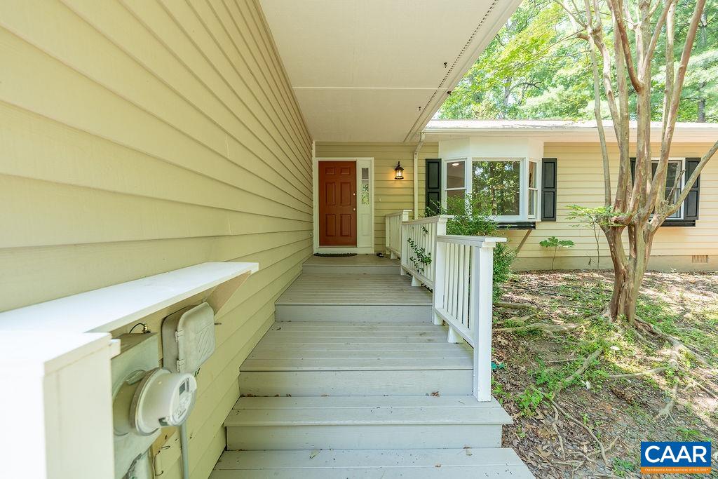6 PIEDMONT LN