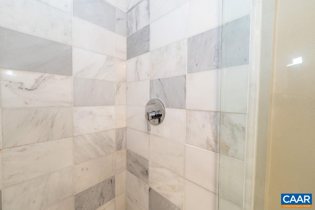 6 PIEDMONT LN