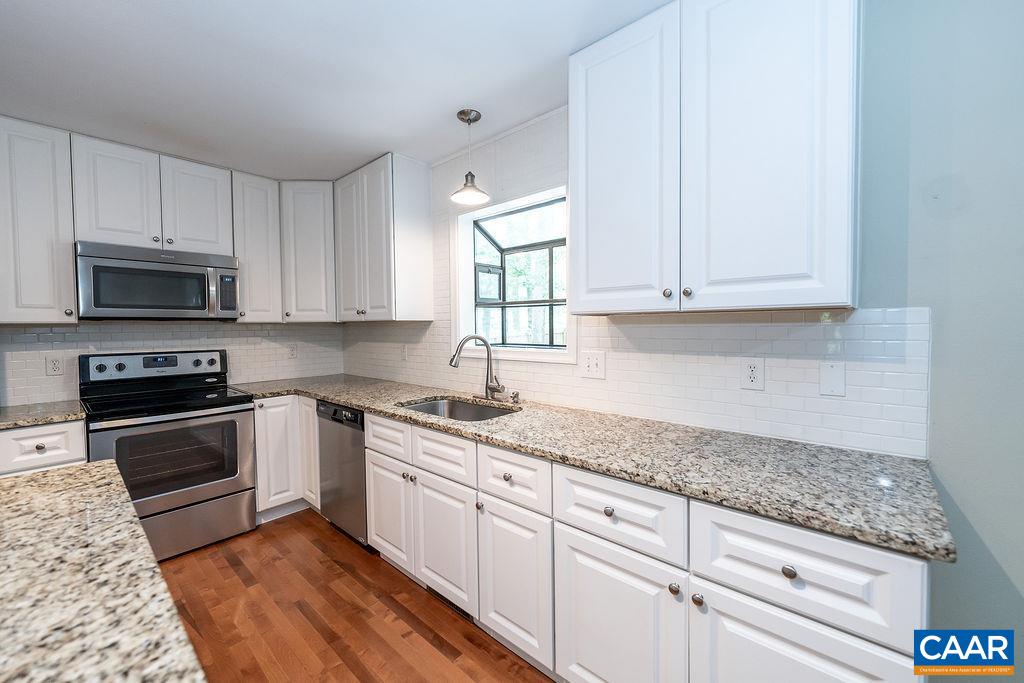 6 PIEDMONT LN