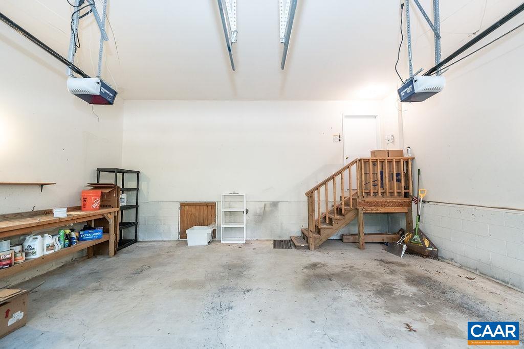 6 PIEDMONT LN