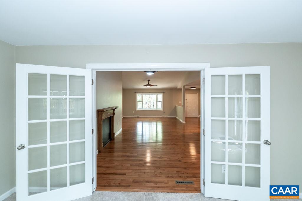 6 PIEDMONT LN