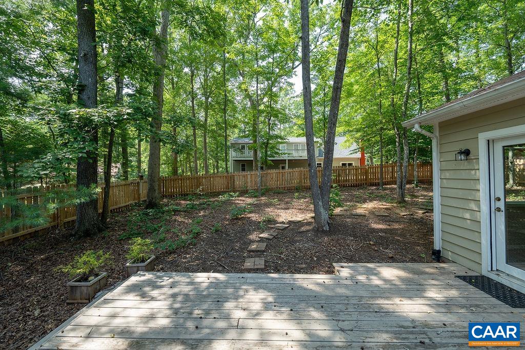 6 PIEDMONT LN