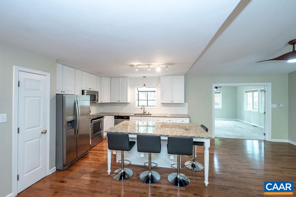 6 PIEDMONT LN