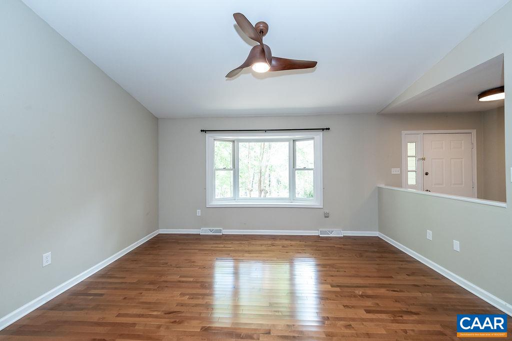 6 PIEDMONT LN