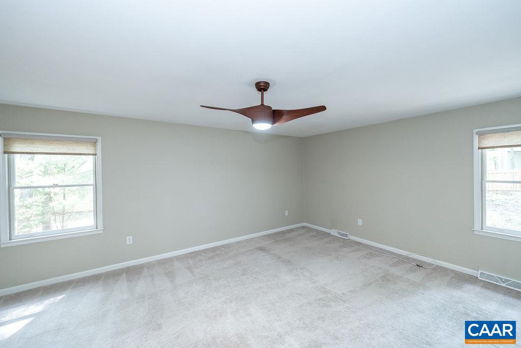 6 PIEDMONT LN