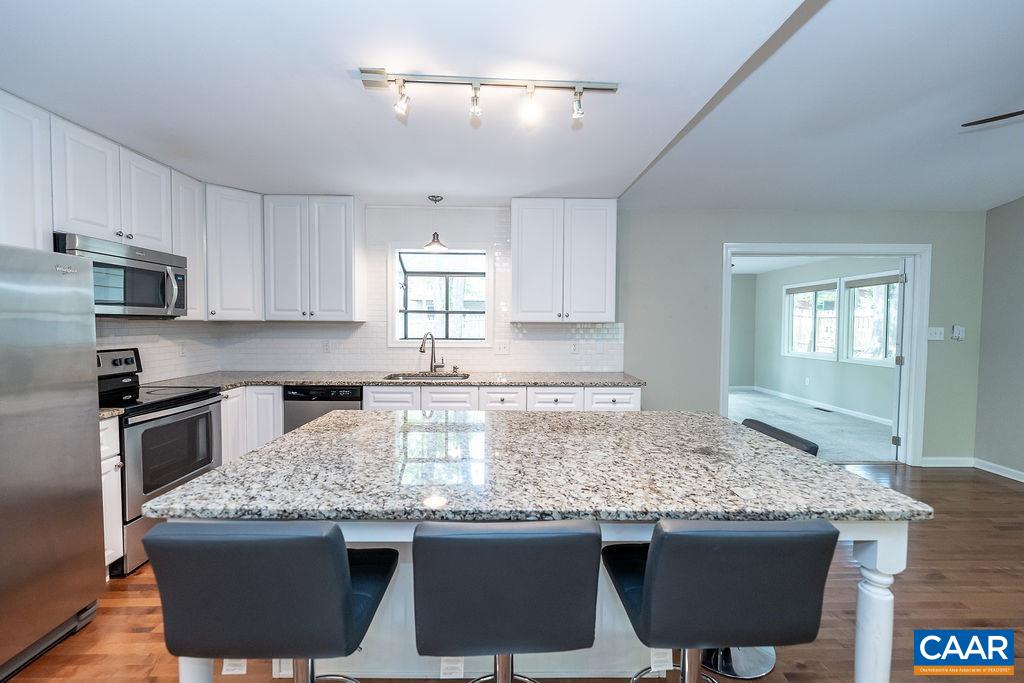 6 PIEDMONT LN