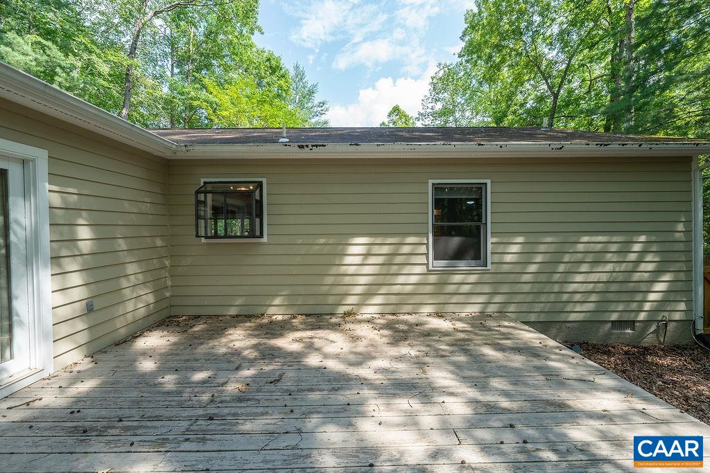 6 PIEDMONT LN
