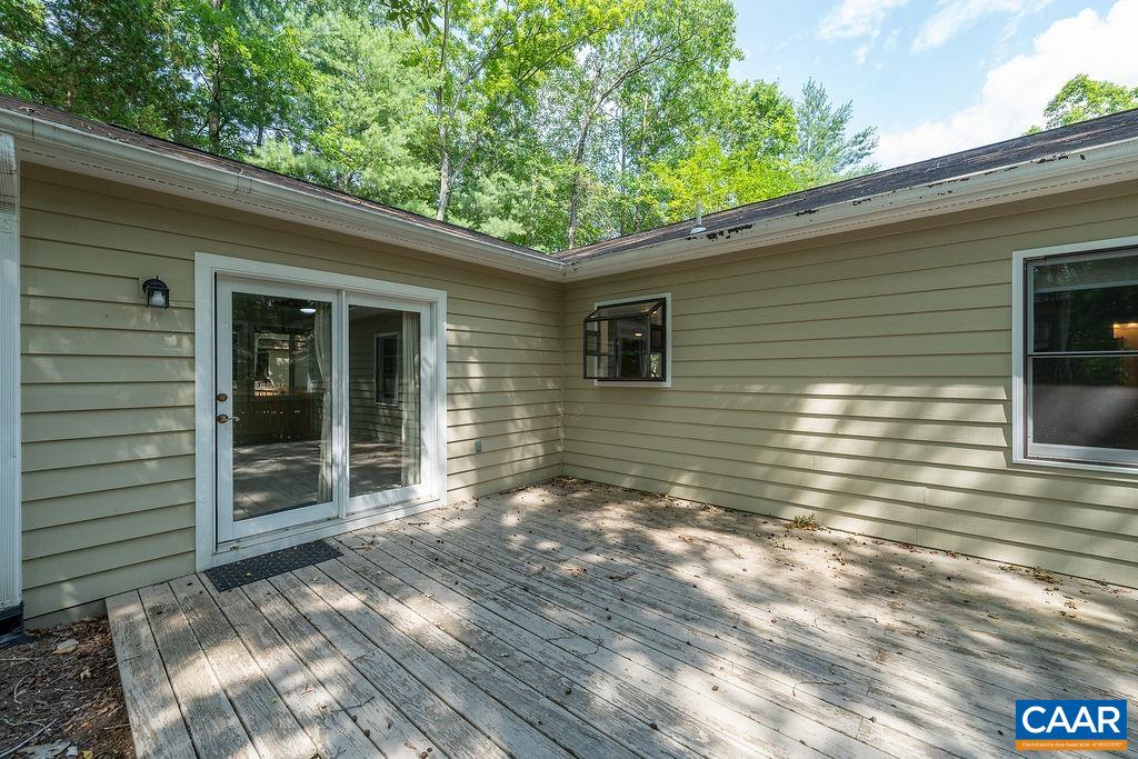 6 PIEDMONT LN