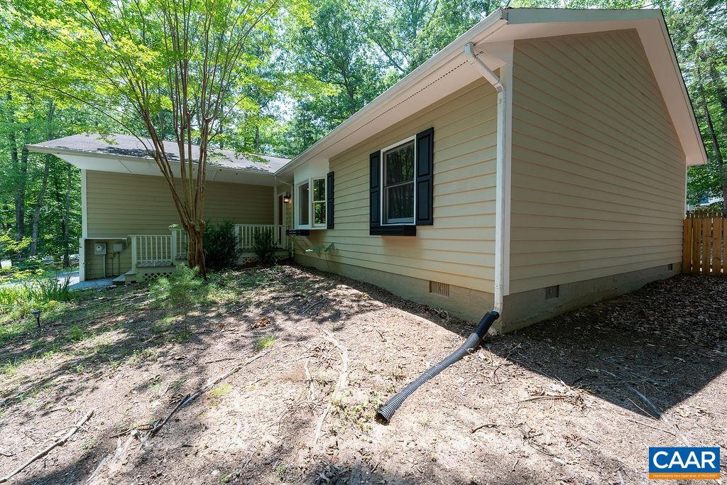 6 PIEDMONT LN