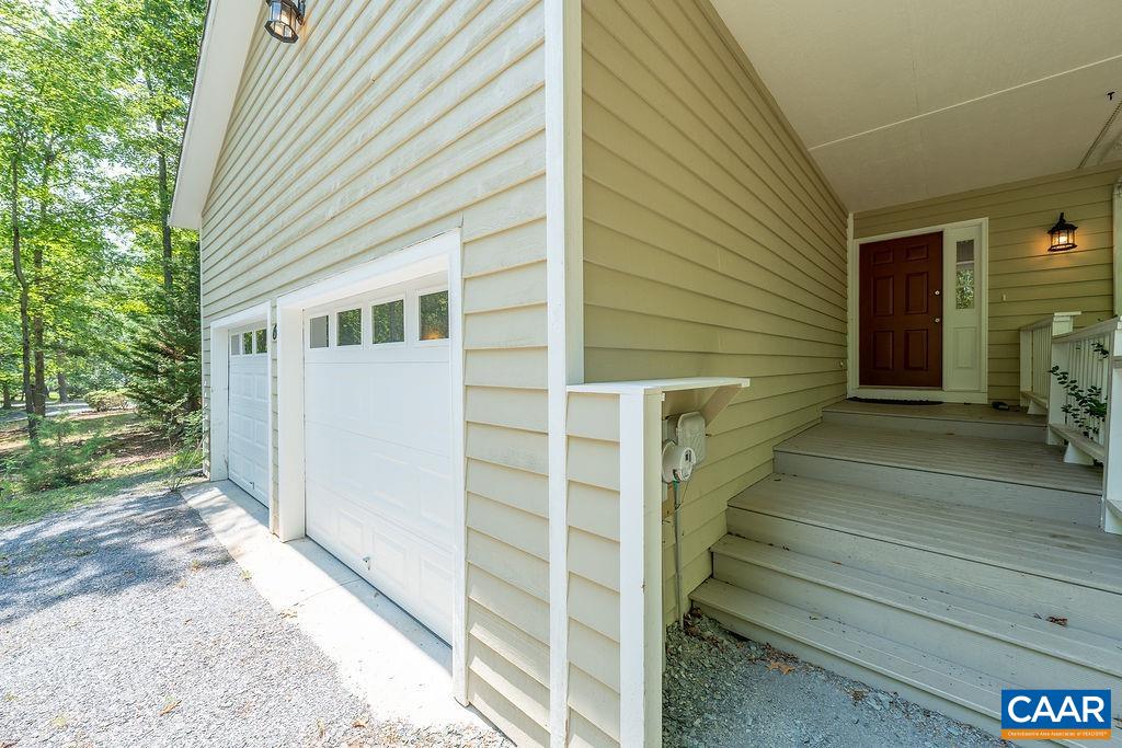 6 PIEDMONT LN