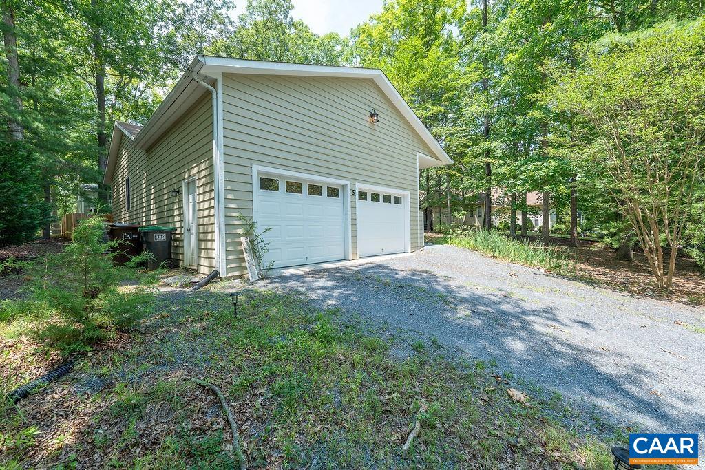 6 PIEDMONT LN