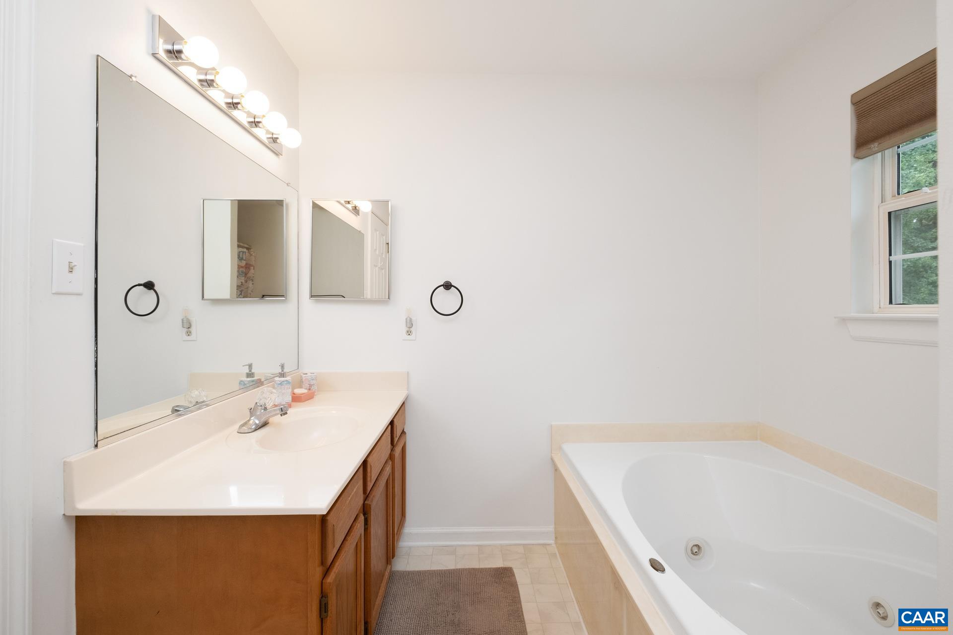 387 SAINT IVY AVE