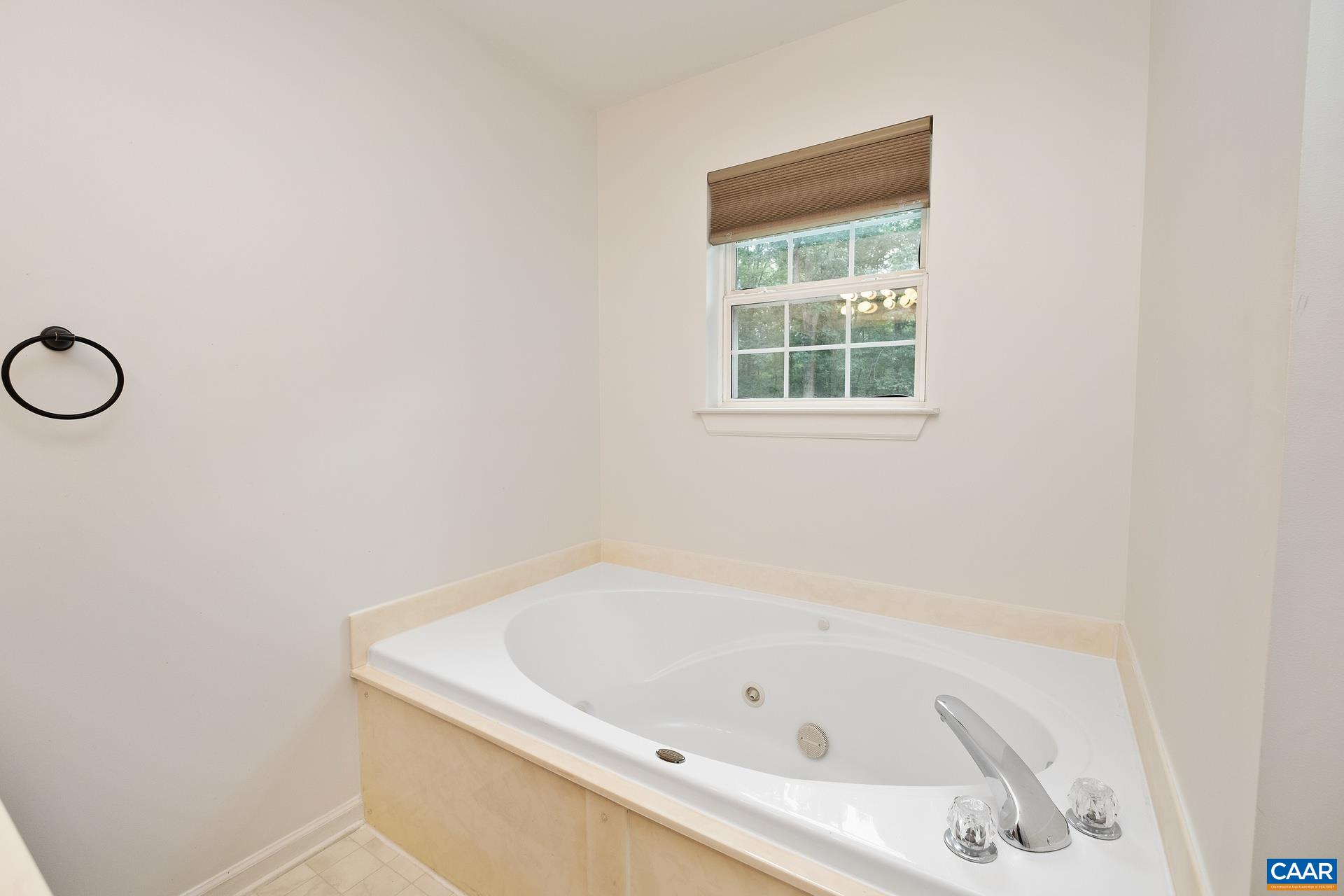 387 SAINT IVY AVE