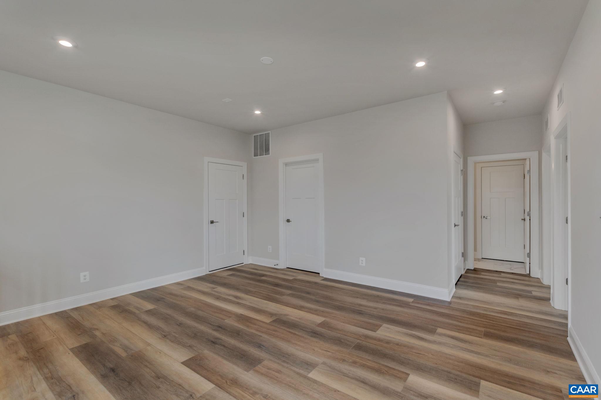 1313 LACONIA LN
