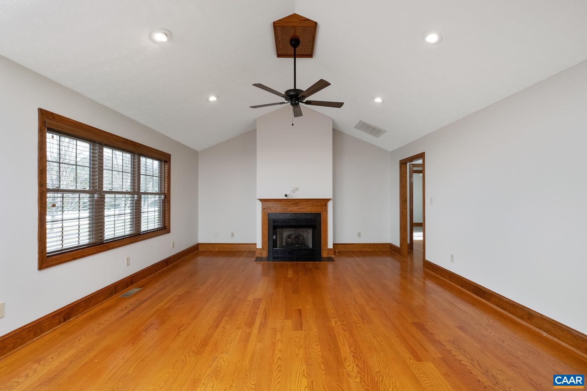 50 MALLORY CIR