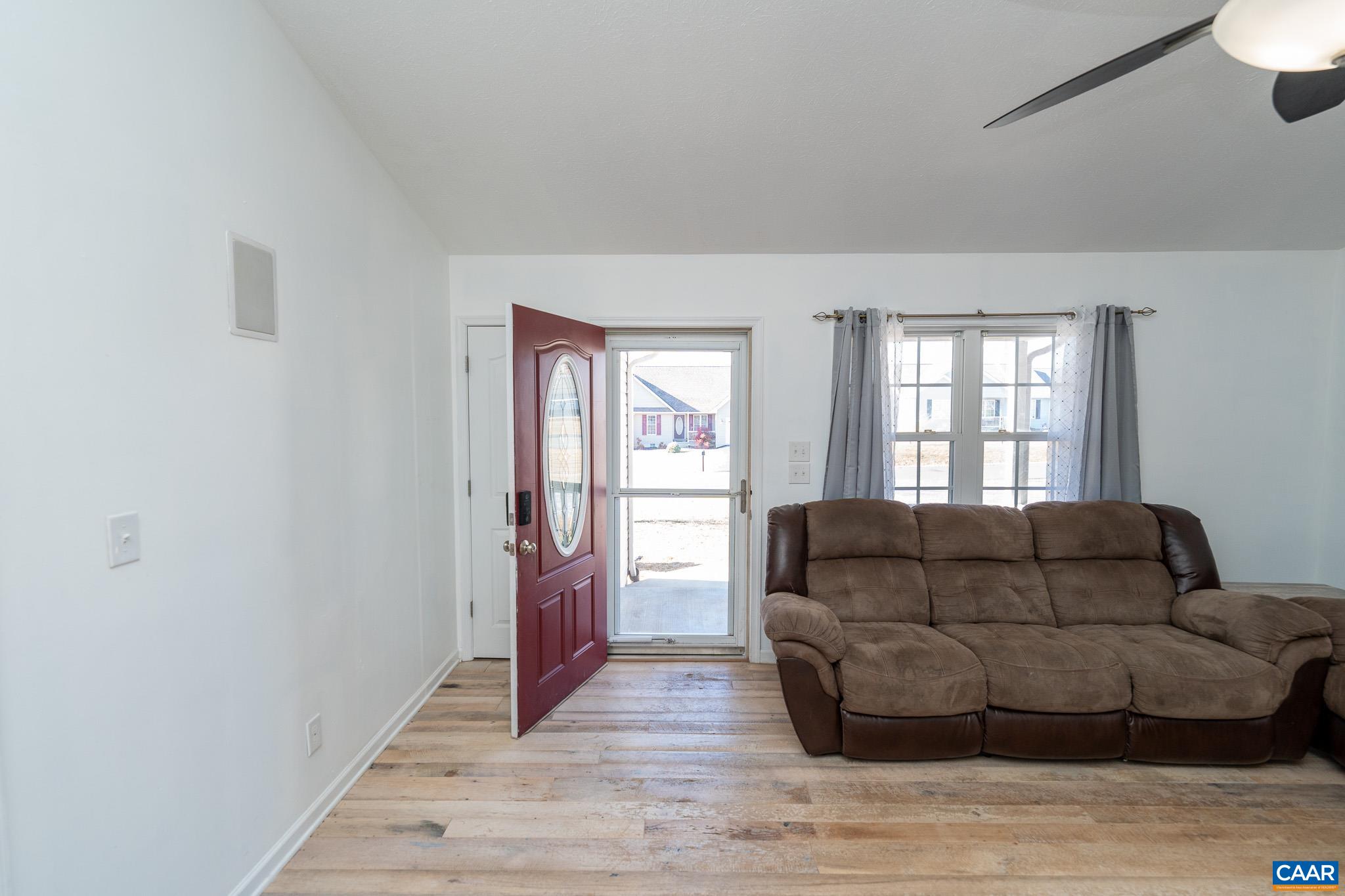 25 GREYSTONE LN